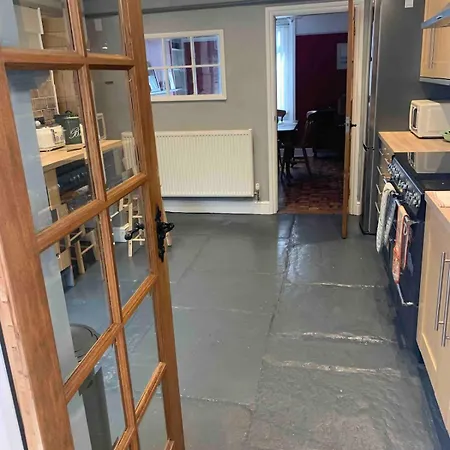 Roanview - Cosy But Spacious With Sea Views *
