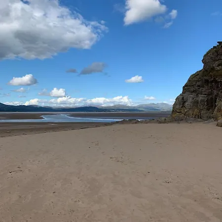 Roanview - Cosy But Spacious With Sea Views Nyaraló *