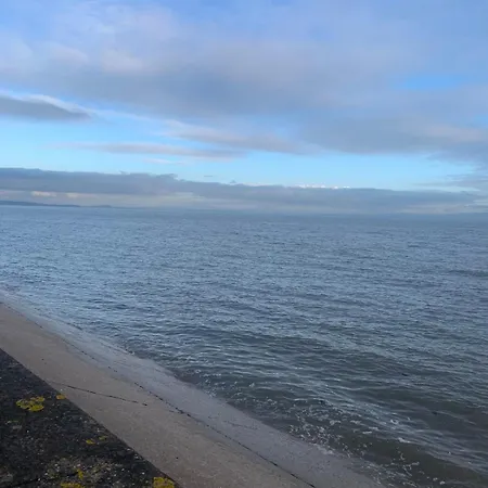 Roanview - Cosy But Spacious With Sea Views
